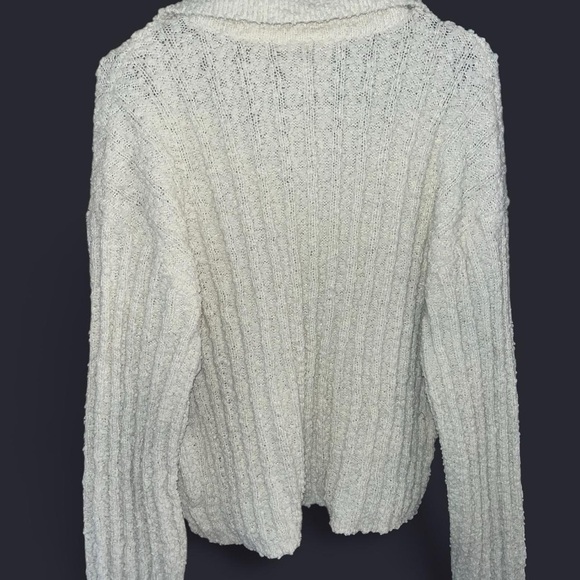 Double Zero Cream V-Neck Sweater - Picture 4 of 4